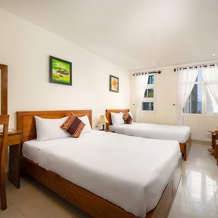 Twilight Beach Hotel Da Nang Exterior photo