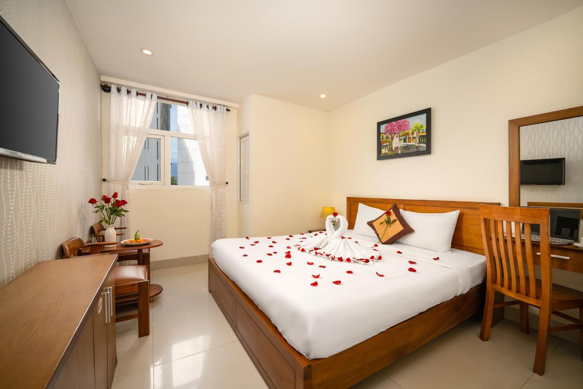 Twilight Beach Hotel Da Nang Exterior photo