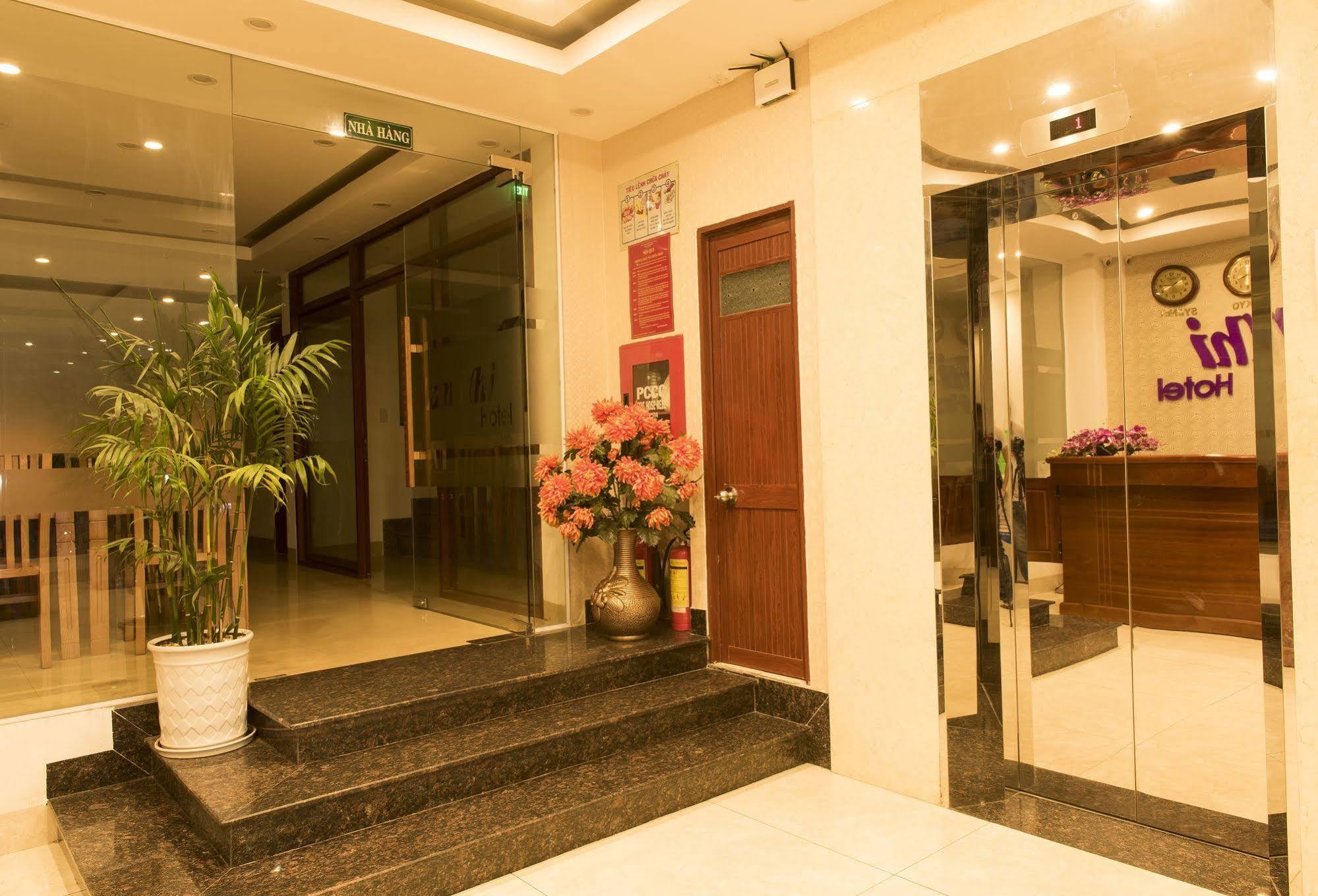 Twilight Beach Hotel Da Nang Exterior photo