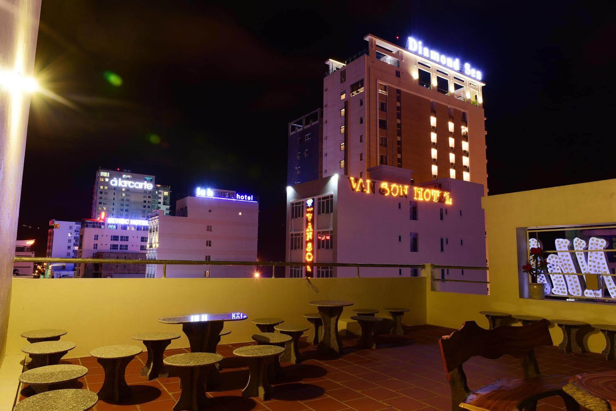 Twilight Beach Hotel Da Nang Exterior photo